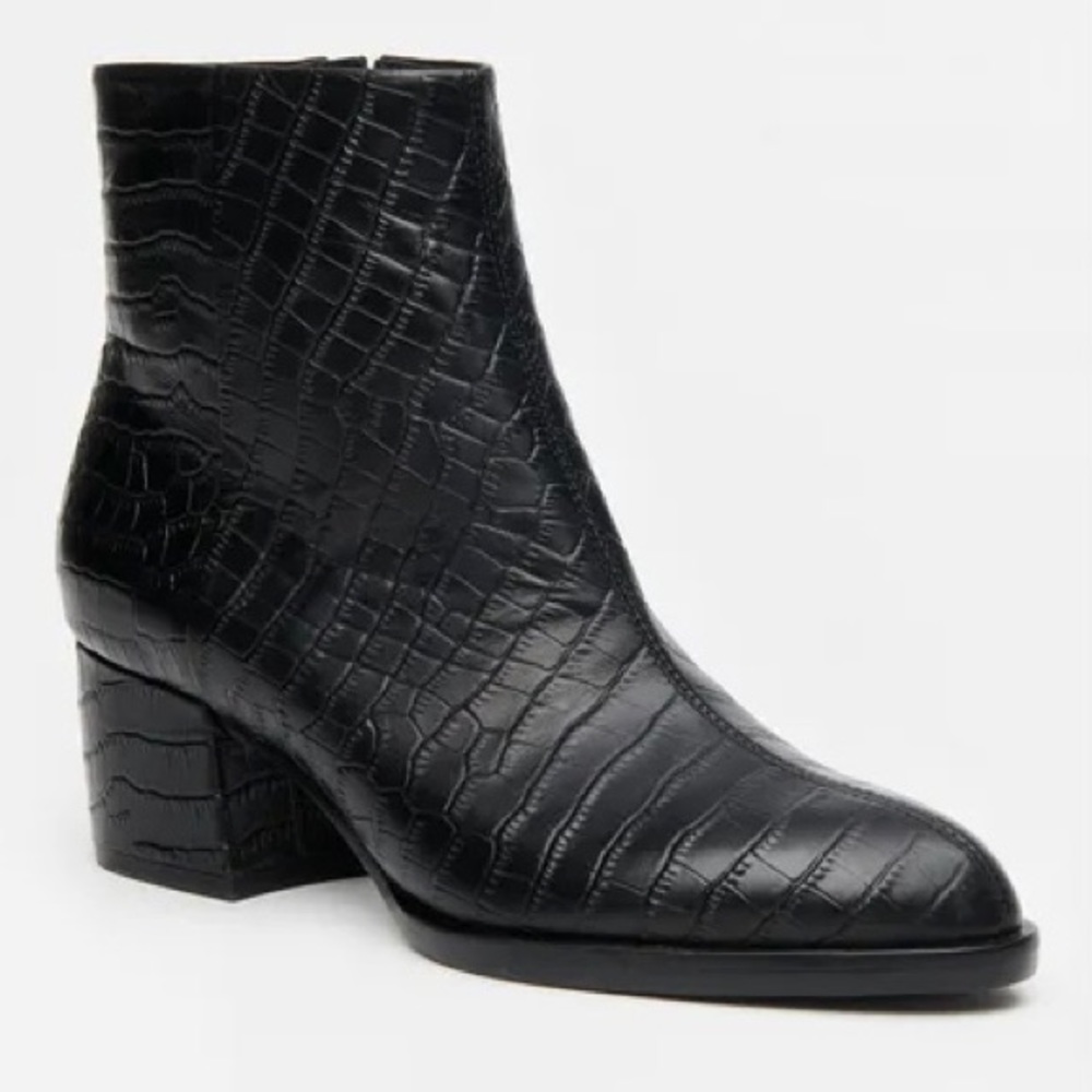 NEW J. McLaughlin Gwyneth Croc Embossed Leather Booties Black Zip Ankle Boots 8